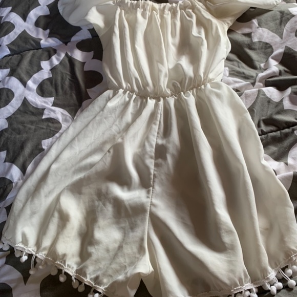 White romper - Picture 7 of 7